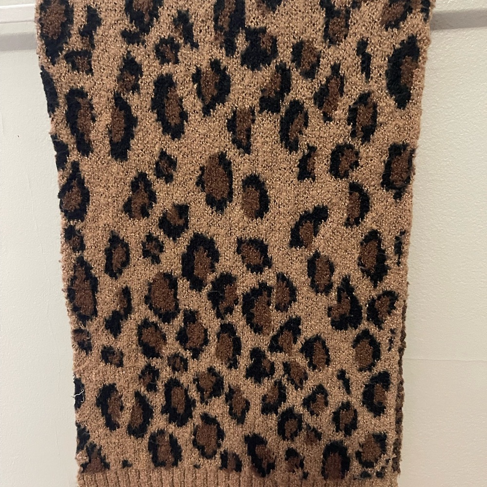 Leopard Print Knit Scarf